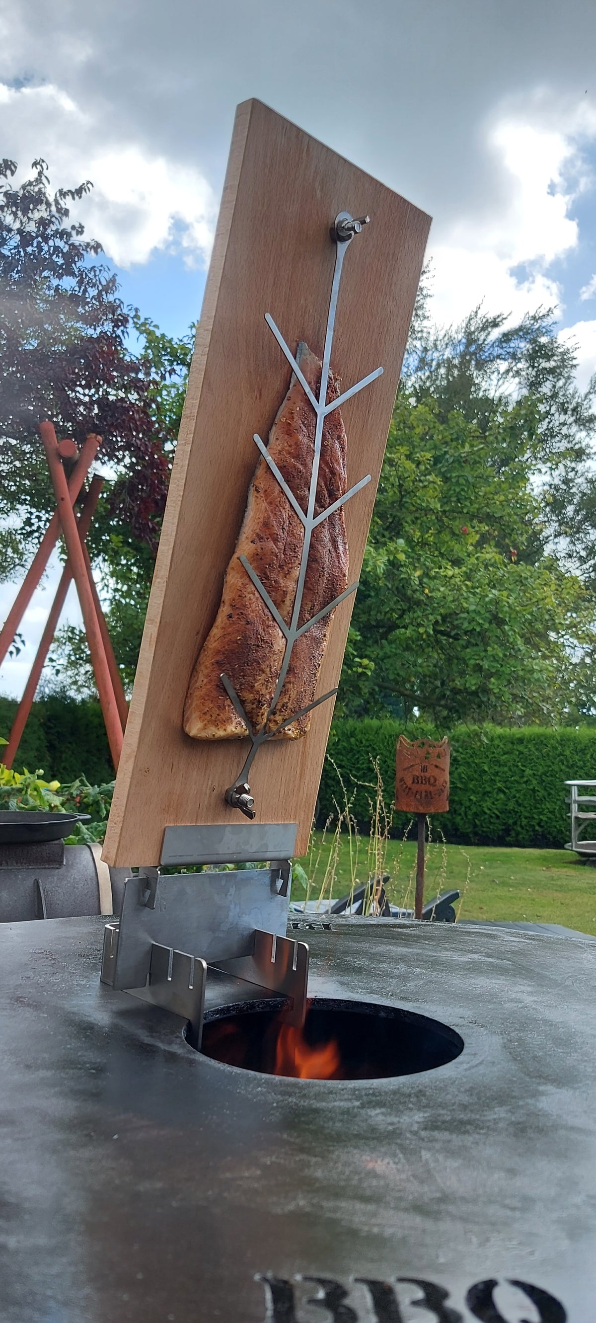 Flammlachsbrett Buche – Holzbrett zum Flammlachs Grillen Flammlachsbrett Buche – Holzbrett zum Flammlachs Grillen